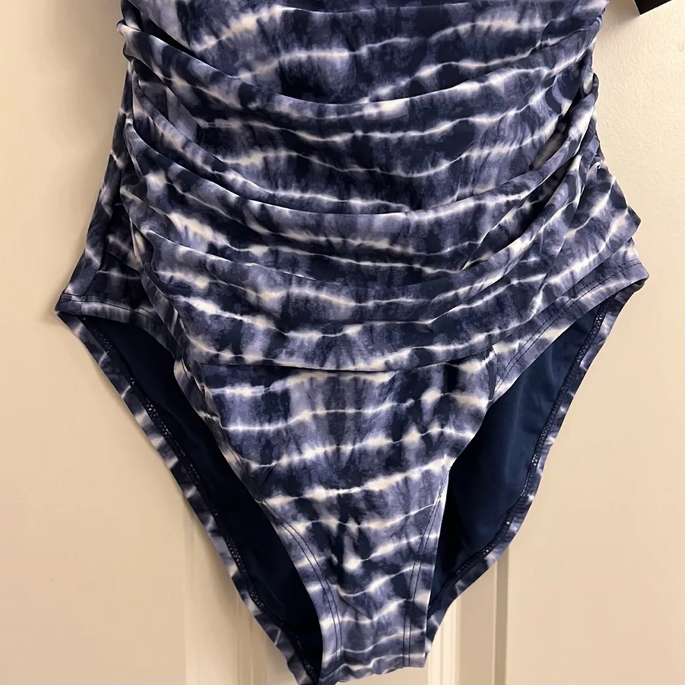 Ellen Tracy ladies swimsuit - Picture 2 of 7